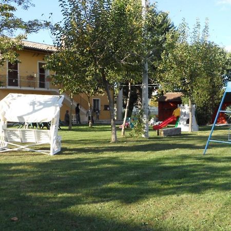 Agriturismo Stovali Da Lustrinu Protte Exterior foto
