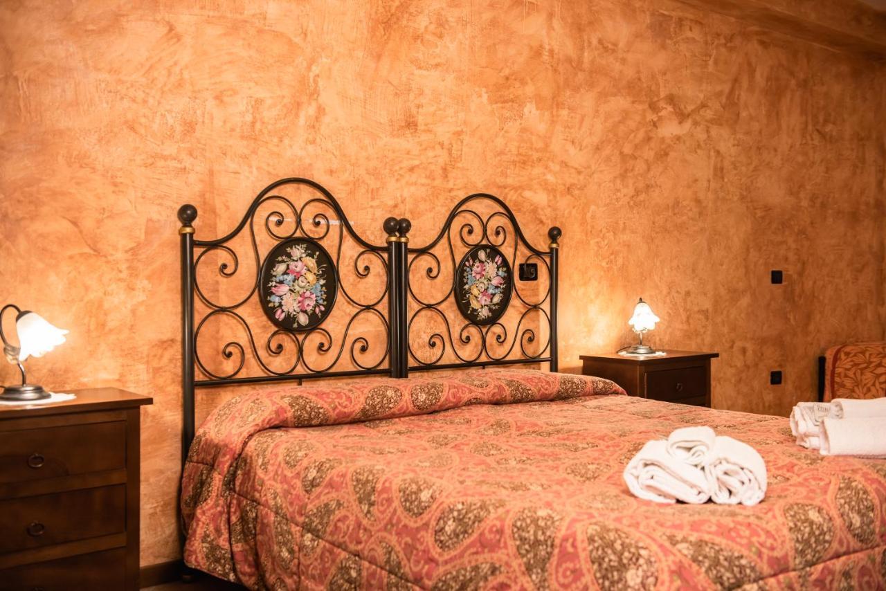 Agriturismo Stovali Da Lustrinu Protte Exterior foto
