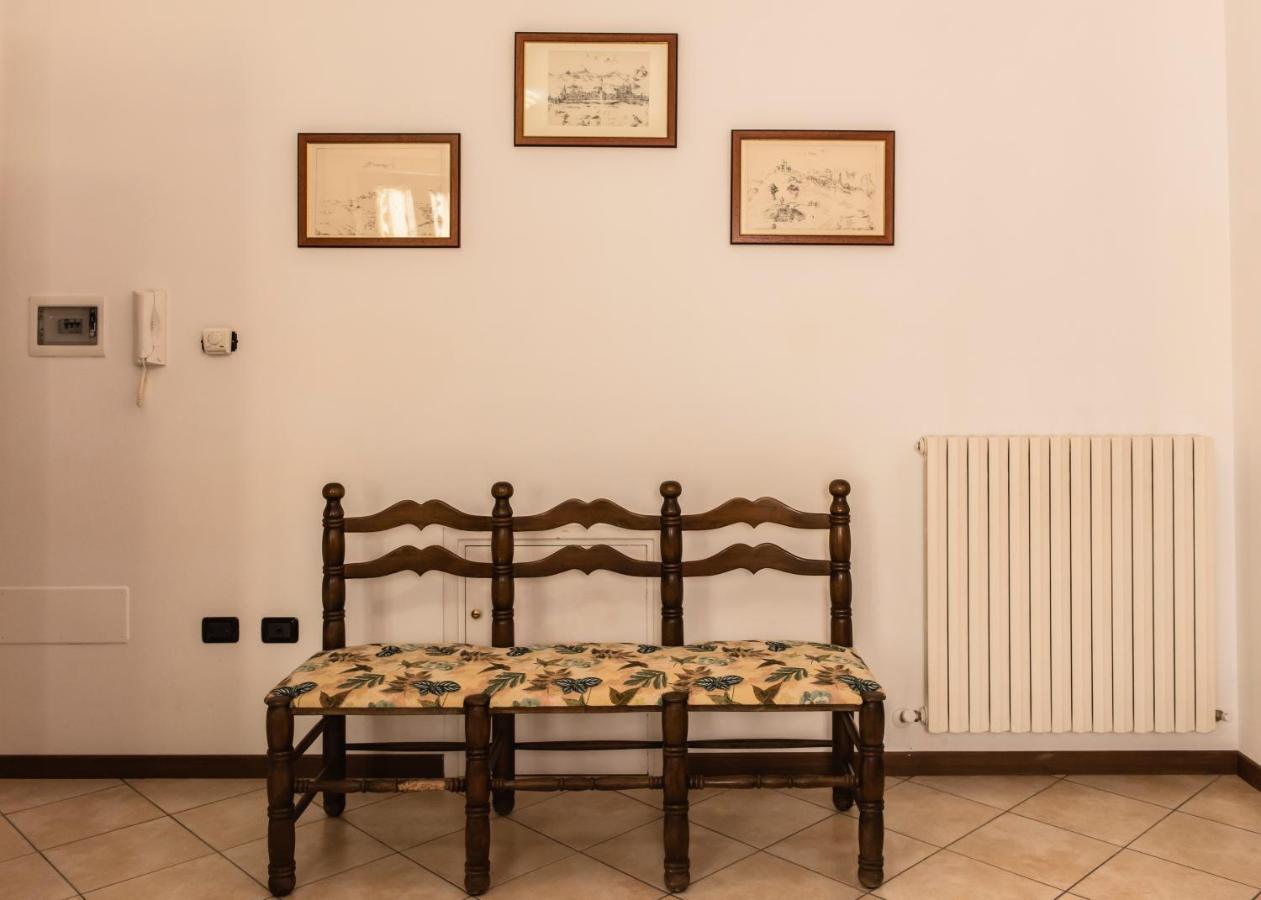 Agriturismo Stovali Da Lustrinu Protte Exterior foto