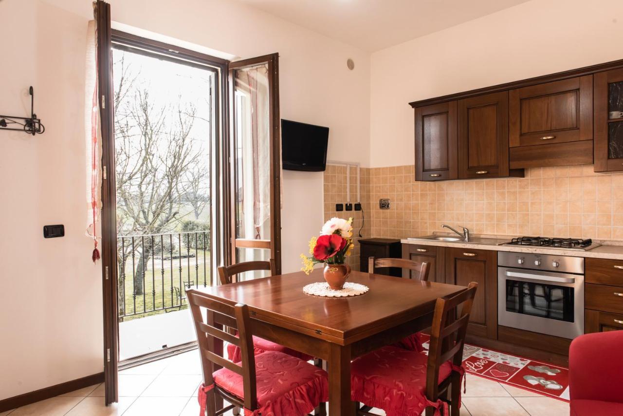 Agriturismo Stovali Da Lustrinu Protte Exterior foto