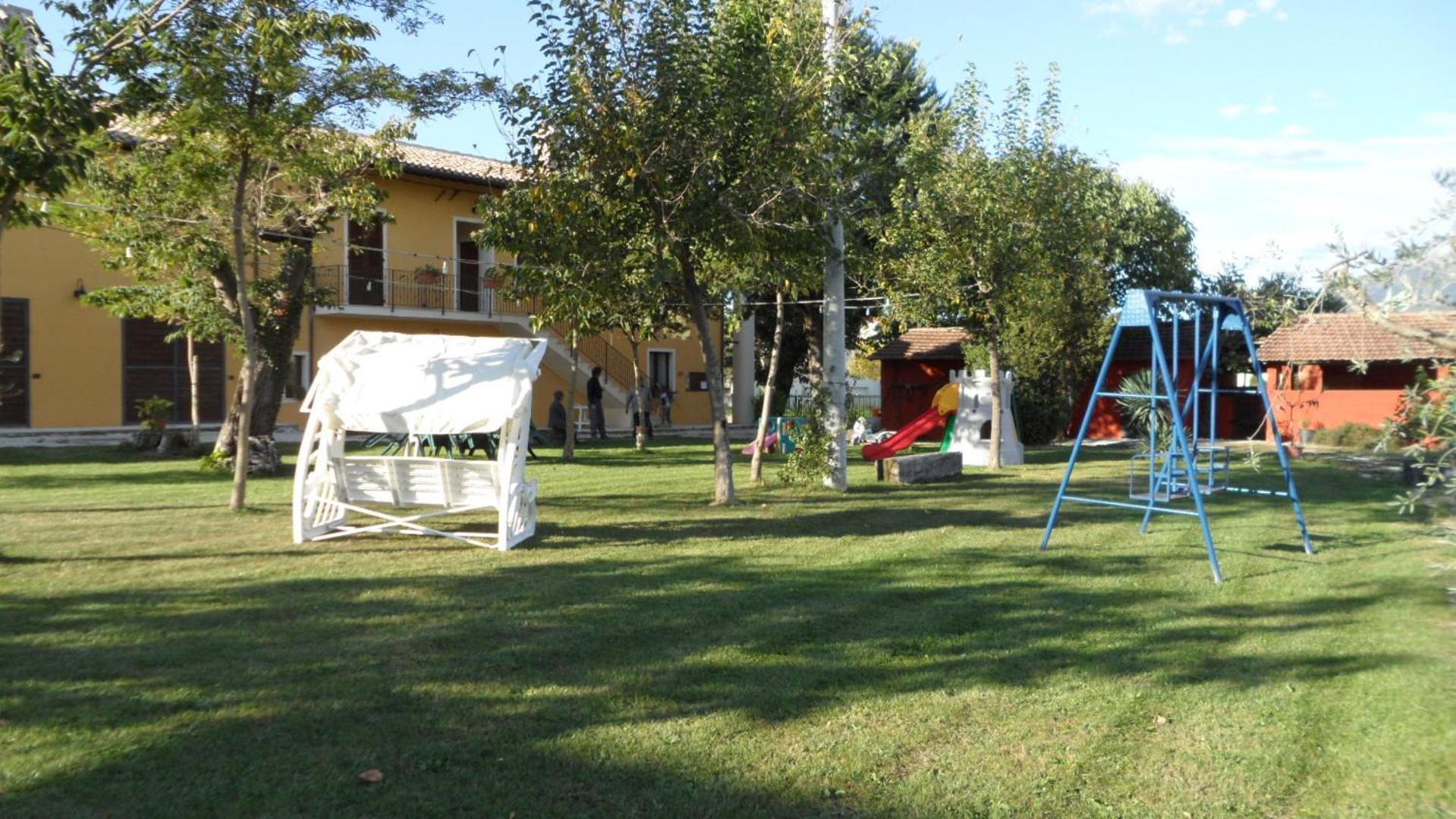 Agriturismo Stovali Da Lustrinu Protte Exterior foto