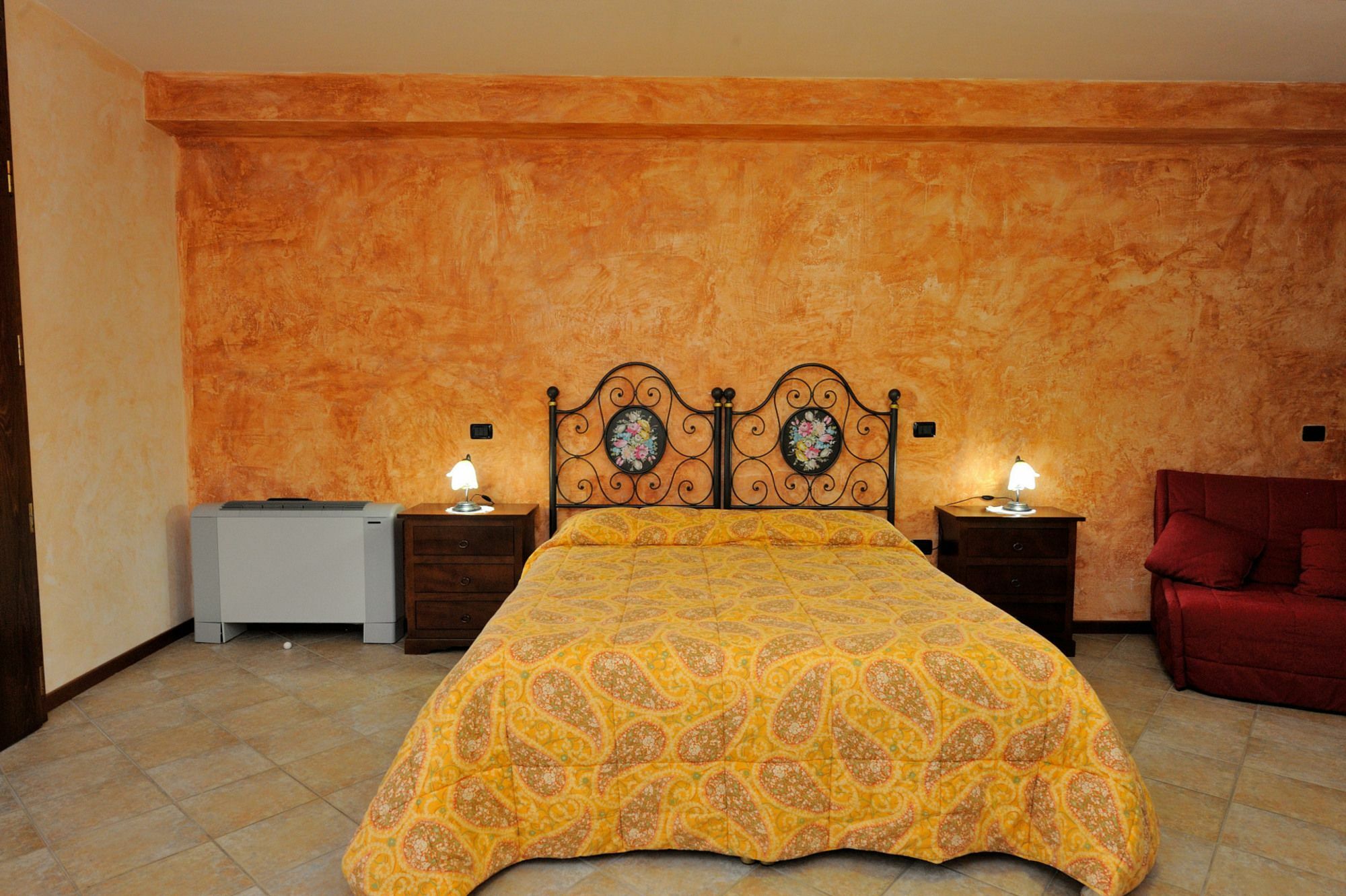 Agriturismo Stovali Da Lustrinu Protte Exterior foto
