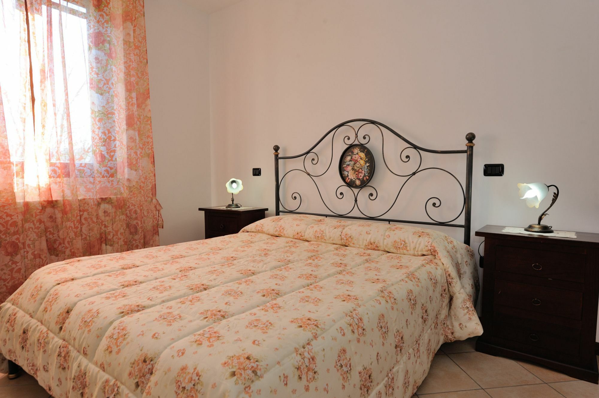 Agriturismo Stovali Da Lustrinu Protte Exterior foto