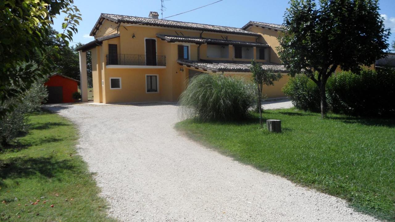 Agriturismo Stovali Da Lustrinu Protte Exterior foto