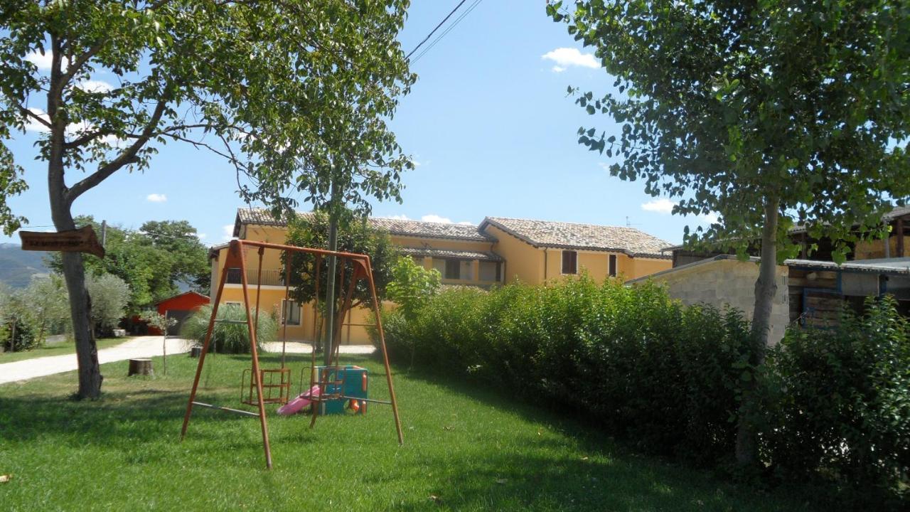 Agriturismo Stovali Da Lustrinu Protte Exterior foto